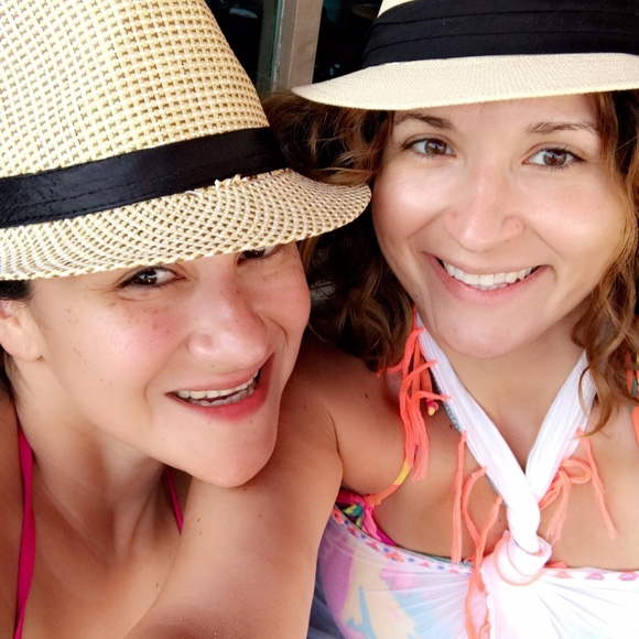 Meet your Posher, Mel - Picture 2 of 4