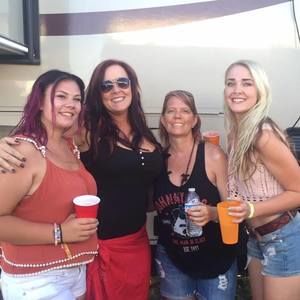 Meet your Posher, Leslie