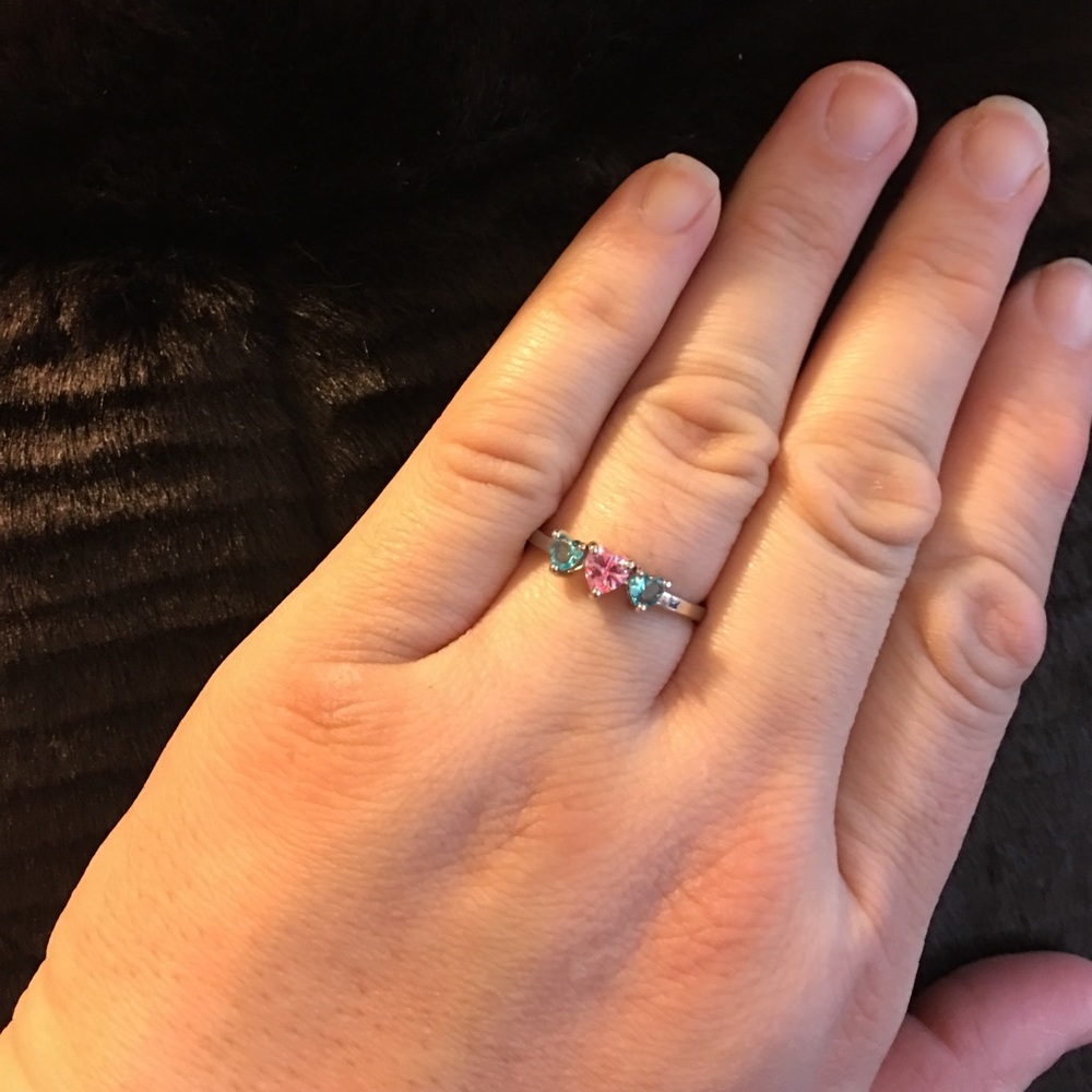 Three Heart Ring 💍 - Picture 5 of 8