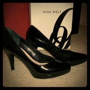 🎉FLASH SALE 🎉Nine West Closed toed heels