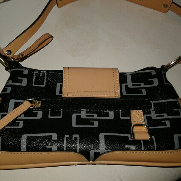 Guess purse - Picture 2 of 3