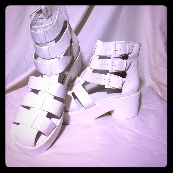 Sandal platforms - Picture 1 of 1