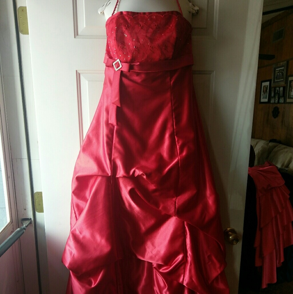 Red prom dress