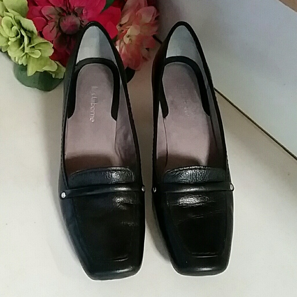 LIZ CLAIBORNE WHITLEY HEELED LOAFER. BLACK. 7.5