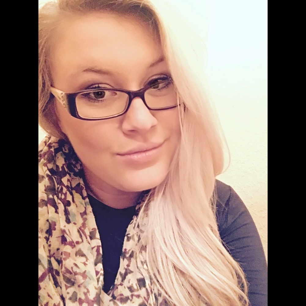 Meet your Posher, Courtney
