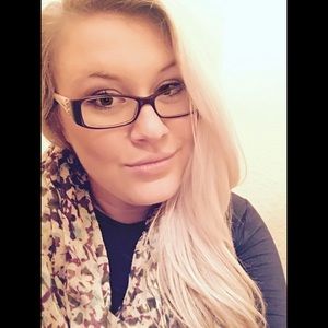 Meet your Posher, Courtney