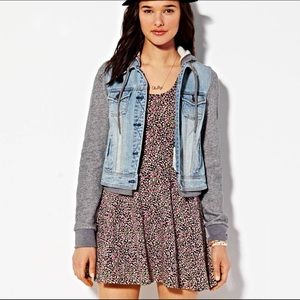 🆕✨American Eagle Denim Vested Hoodie🌻