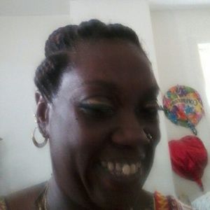 Meet your Posher, April