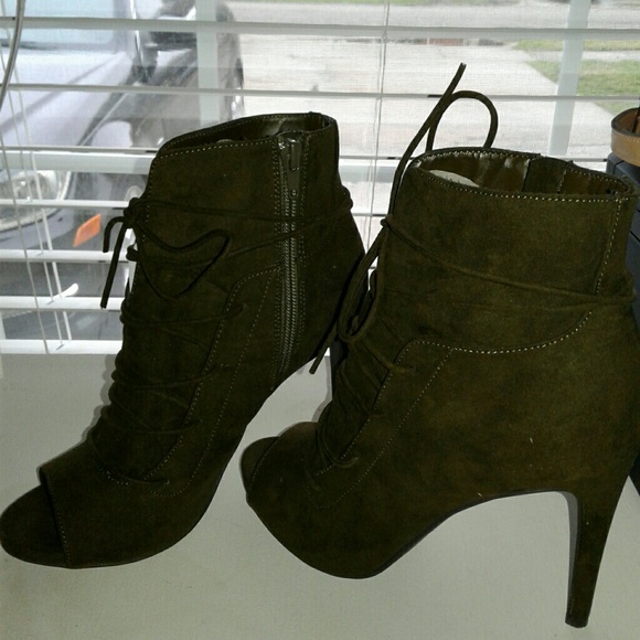 Open toe heels - Picture 1 of 2