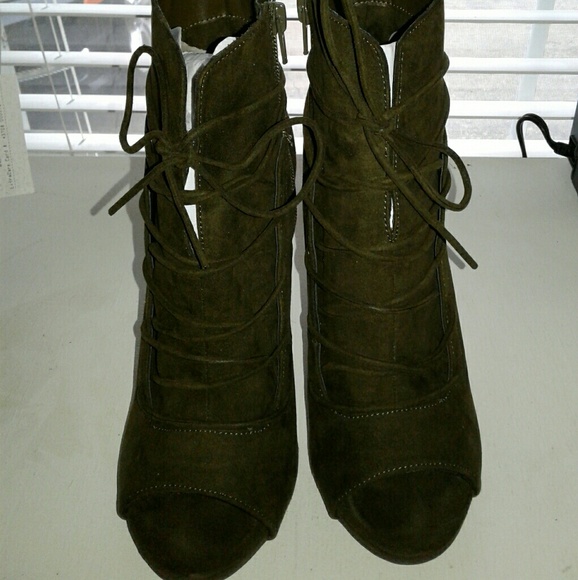 Open toe heels - Picture 2 of 2