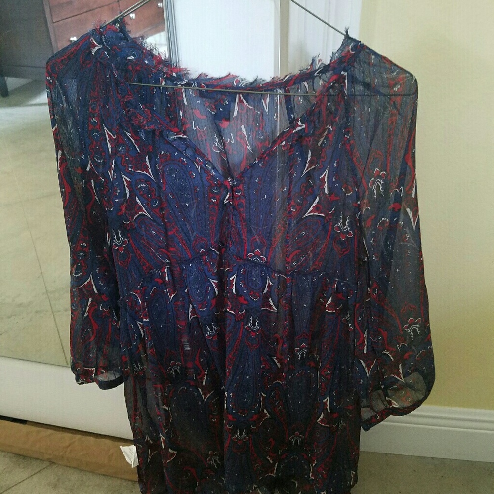 Like new maternity top by Pea in the Pod