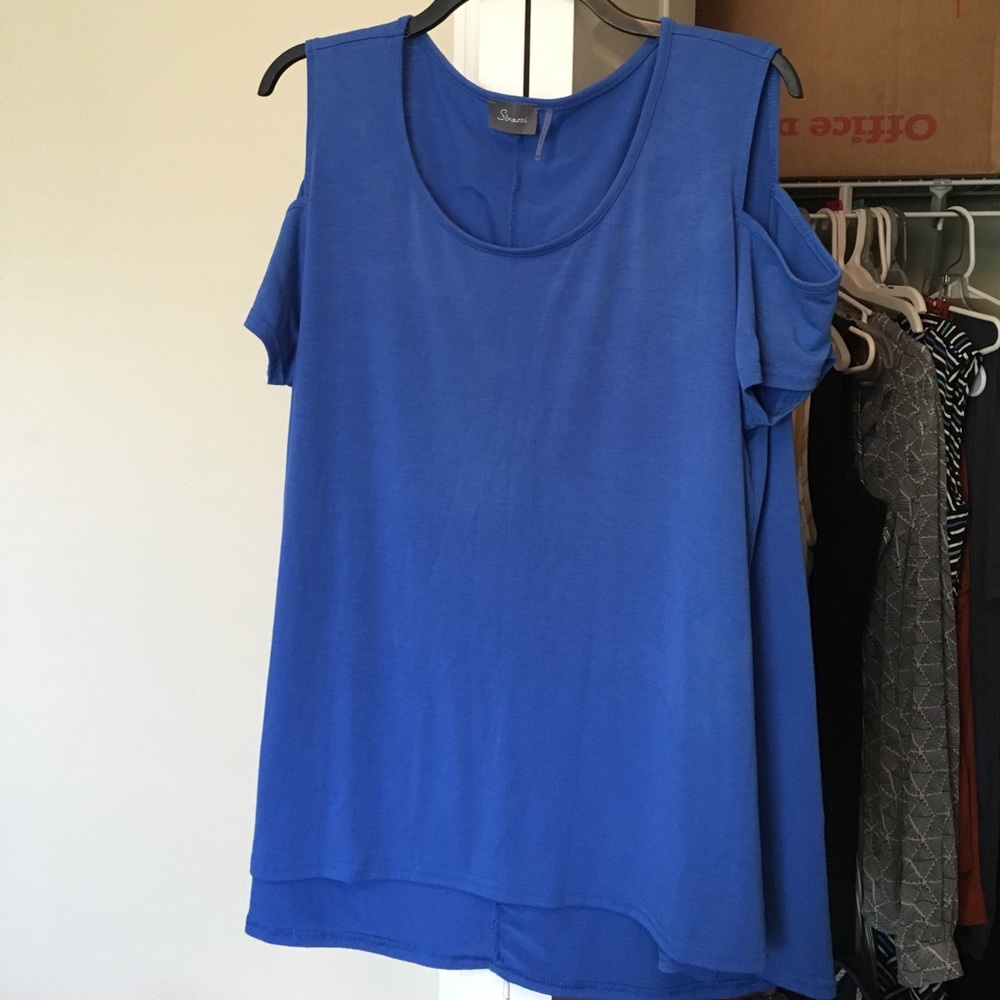 Cold shoulder in gorgeous blue!