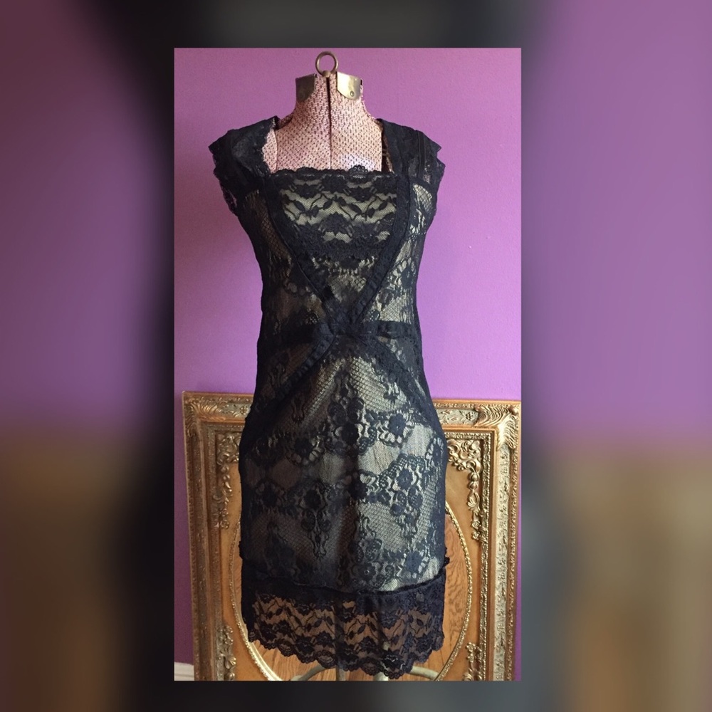 CUTOUT DRESS