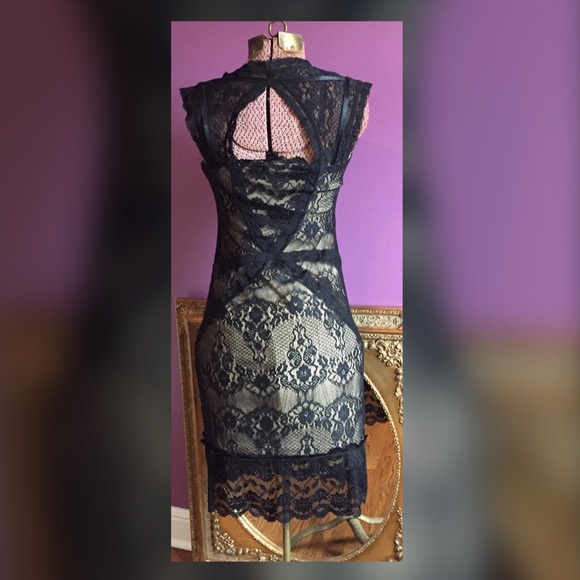 CUTOUT DRESS - Picture 3 of 4