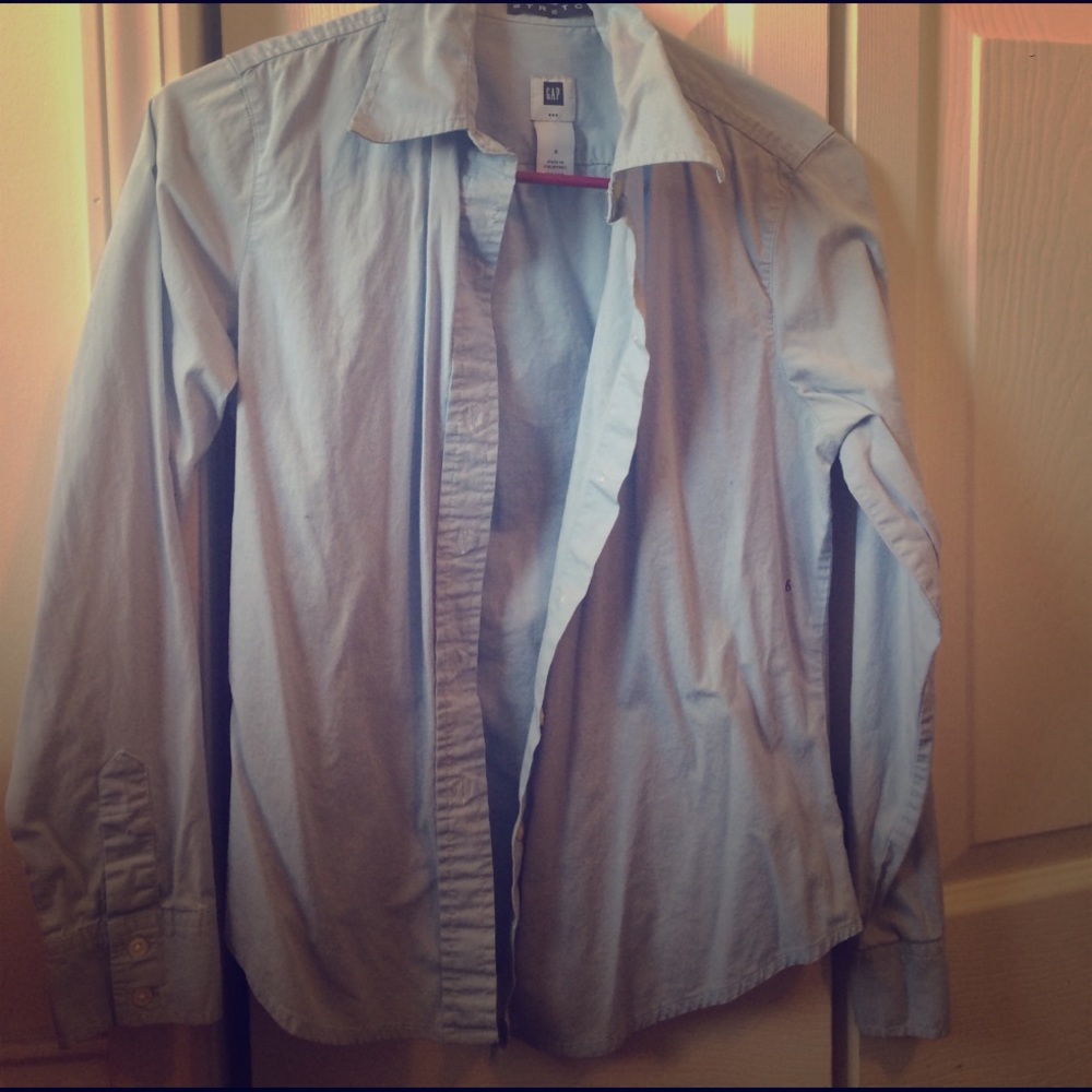 GAP Stretch Button Up