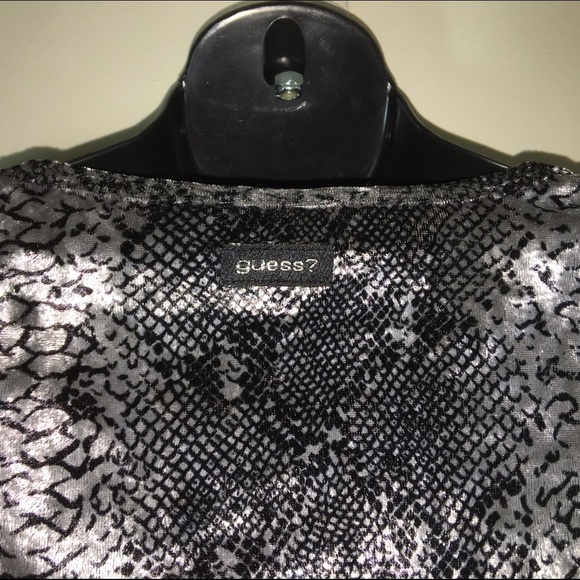 GUESS - Picture 3 of 6