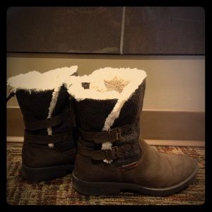 Faux fur lined boots size 9