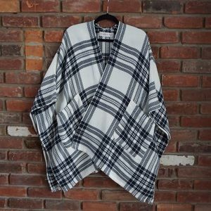 A&F BLANKET PONCHO! ⭐️