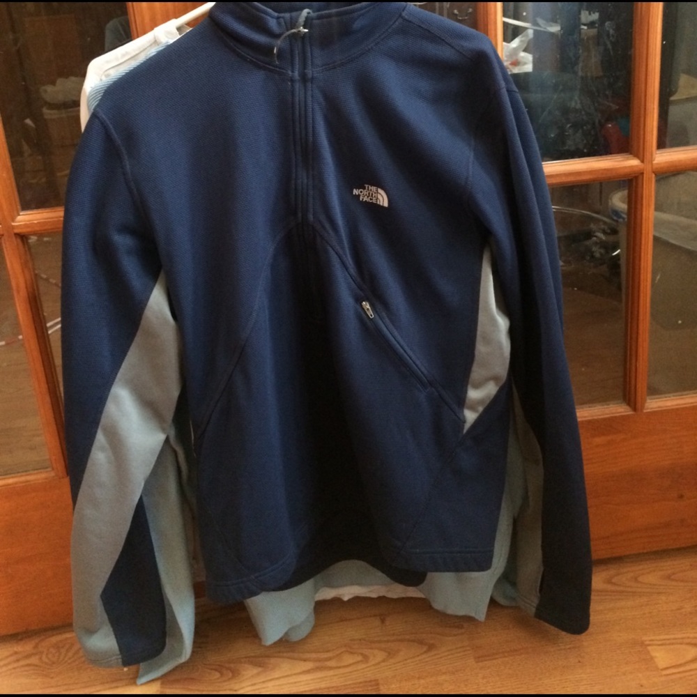 The North face sweatshirt