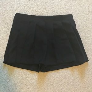 Forever 21 Pleated Skort Black