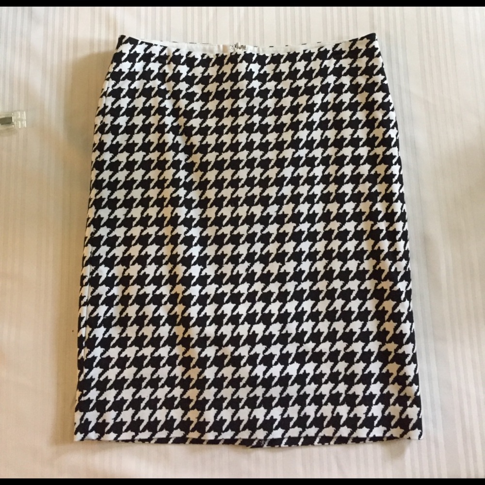 Limited pencil skirt; black/white gingham, size 10