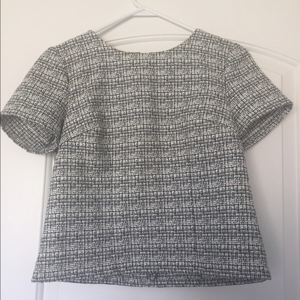 Express tweet crop top