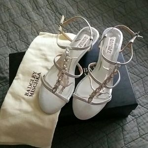 NEW! Badgley Mischka kitten wedge dress sandals