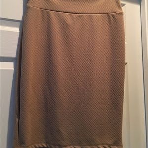 LuLaRoe Cassie - medium