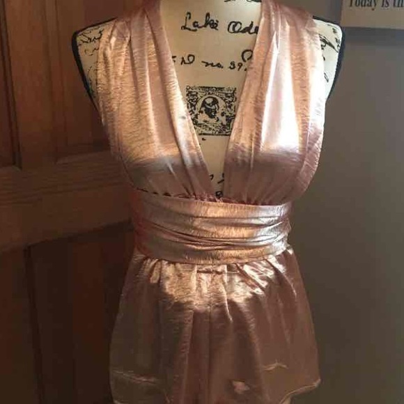 CLEARANCE ๐ฆ LAST ONE Blush Satin Romper - Picture 6 of 6