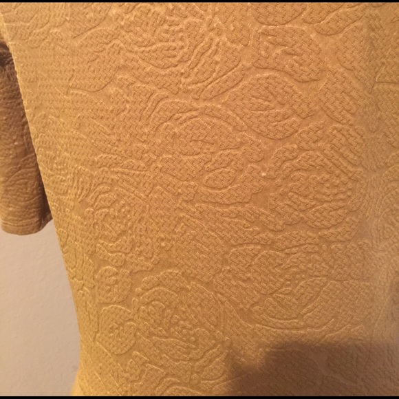 Lularoe Small dark gold Nicole embossed roses 🌹 - Picture 2 of 4