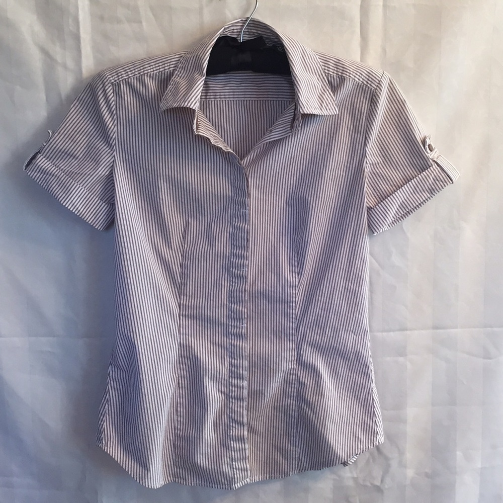 ⚡️REDUCED! ⚡️2shirts! Like new! Really good deal!