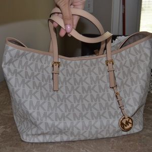 Michael Kors Jet Set Purse