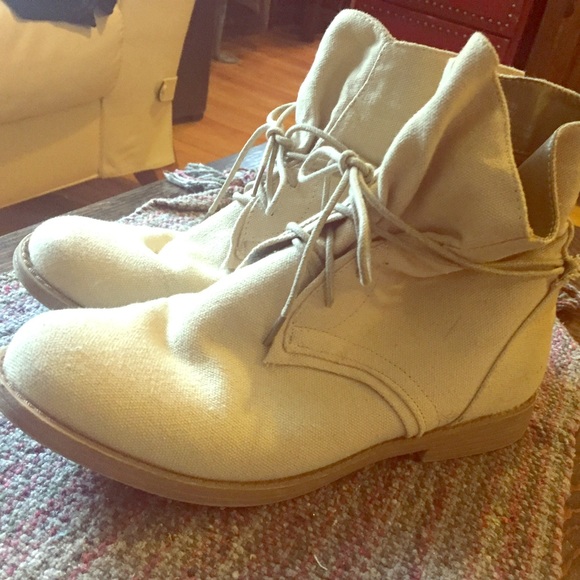 Shoes - Size 7canvas boots