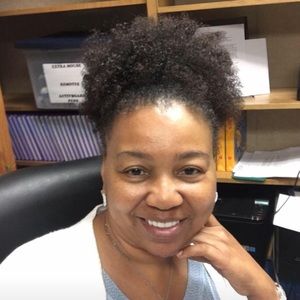 Meet your Posher, Lynette