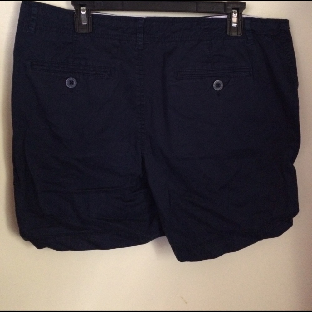 Shorts - Picture 2 of 3