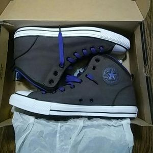 BRAND NEW NEVER WORN CONVERSE