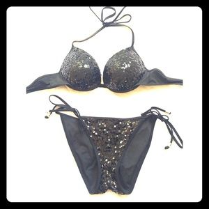 Bombshell Victoria's Secret bikini