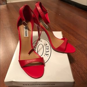 NWT Steve Madden Bittyy Red Sandal