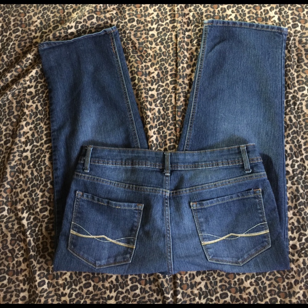 ❌❤️ SOLD❤️❌Women's Dark Wash Jean Capris Sz. 12