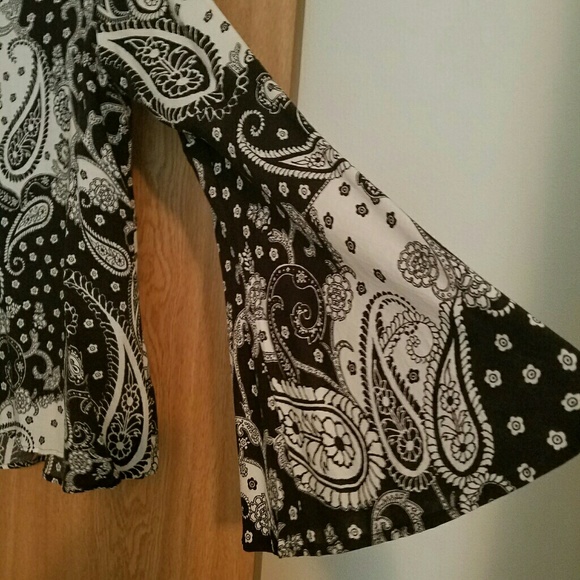 Express Paisley Top - Picture 2 of 2