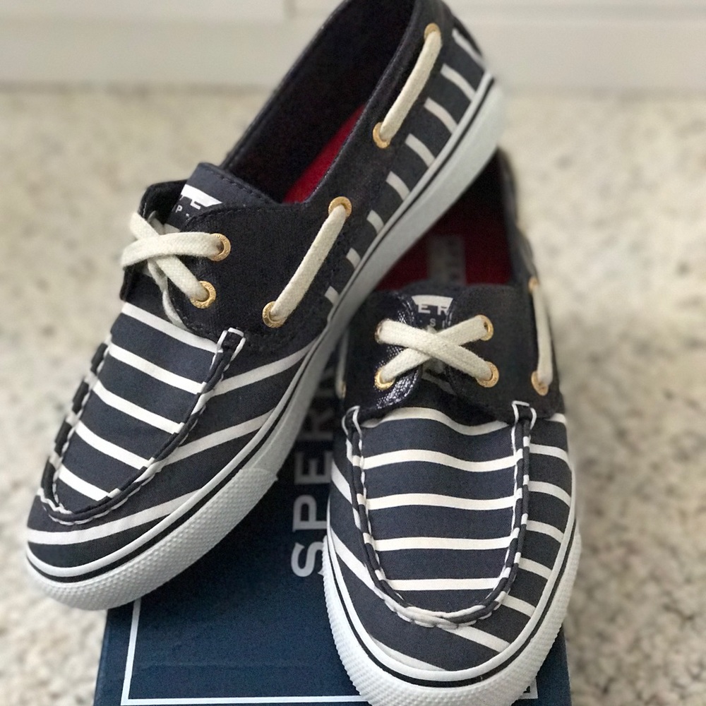 ❌SOLD❌ Sperry Navy White Stripe Shoes