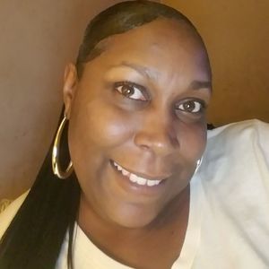 Meet your Posher, Adia