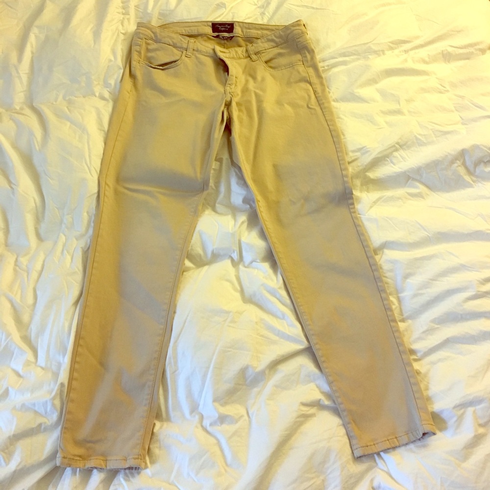 American Eagle khaki jegging