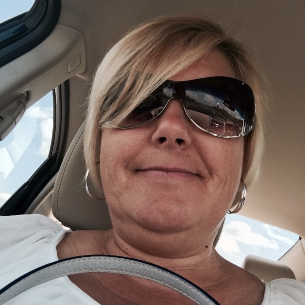 Meet your Posher, Connie