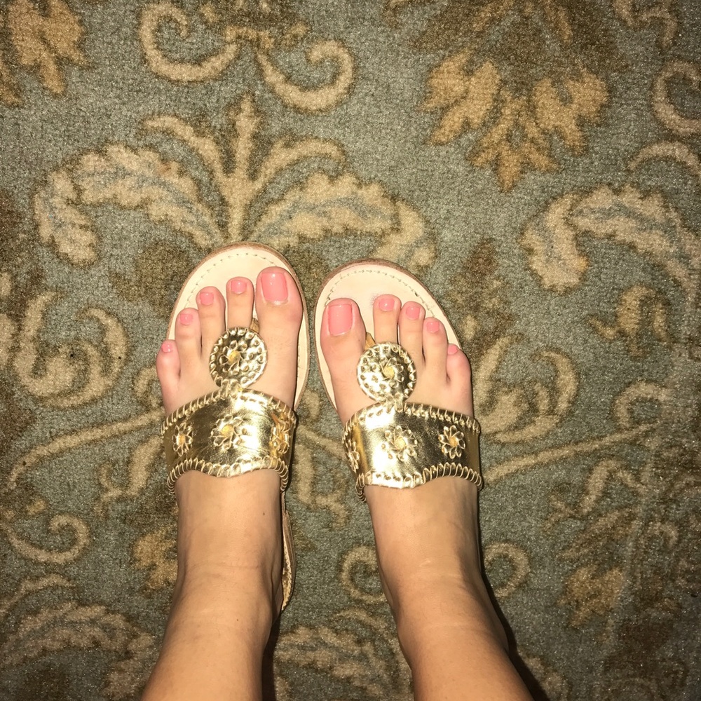 SIZE 8 GOLD JACK ROGERS