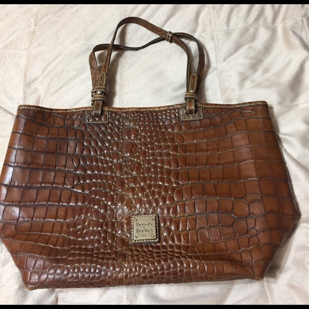 D & B Medium East/West Tote