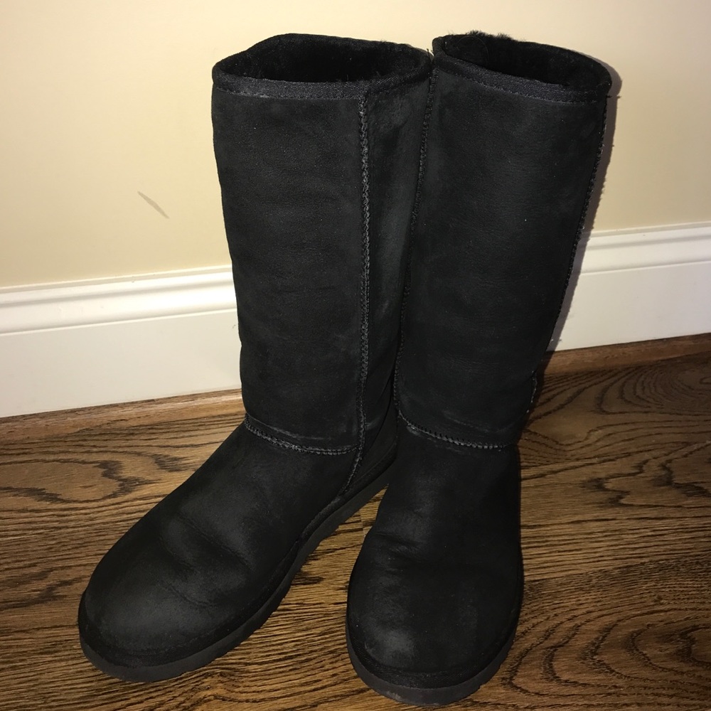 SIZE 8 TALL CLASSIC BLACK UGGS