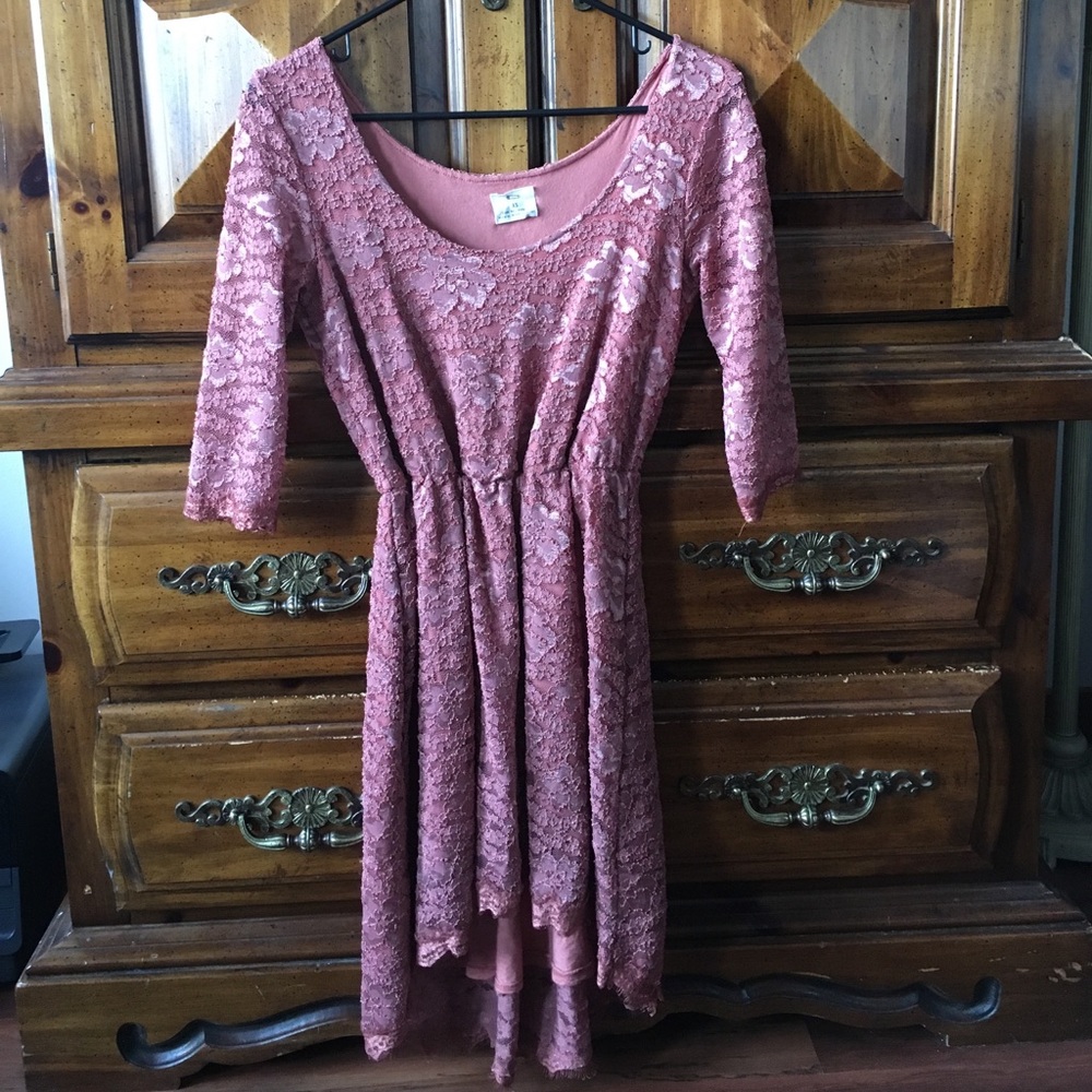 Lace high-low 1/2 sleeve dress