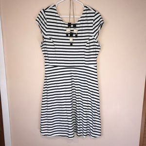 Old Navy Black and White Striped Dress Size L Old Navy Black and White Striped Dress Size L