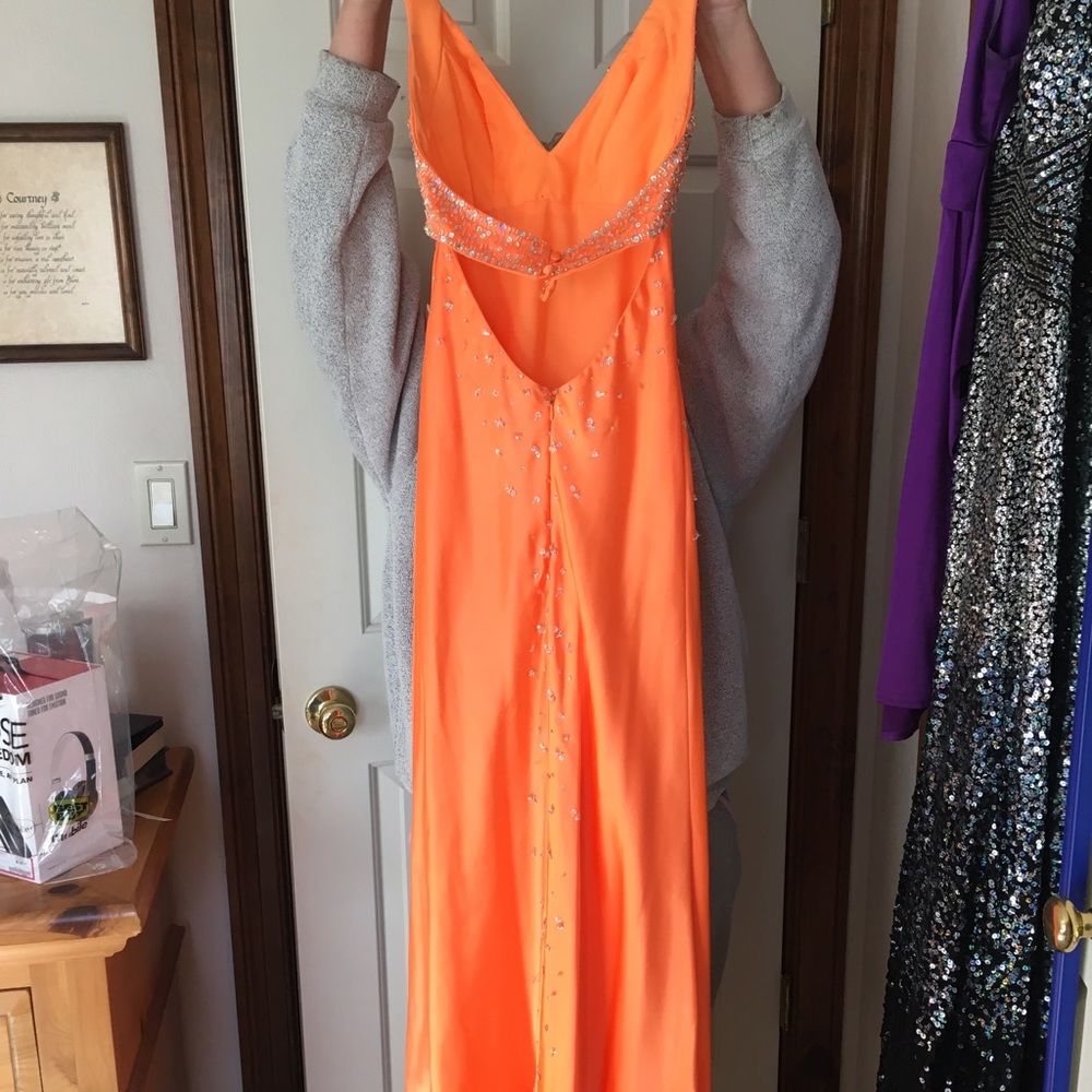Prom dress - Picture 2 of 4
